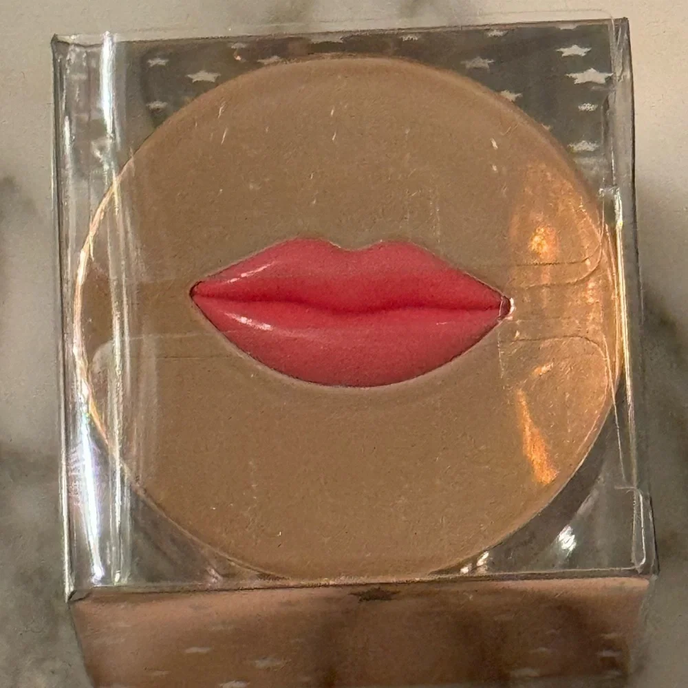 New!!! Makeup Revolution | Dream Kiss Lip Balm | Pineapple Crush